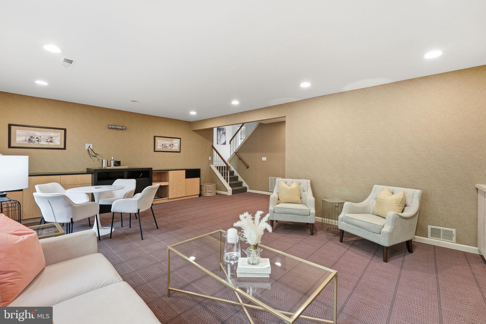 15 ARLIVE COURT