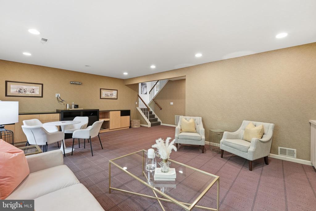 15 ARLIVE COURT