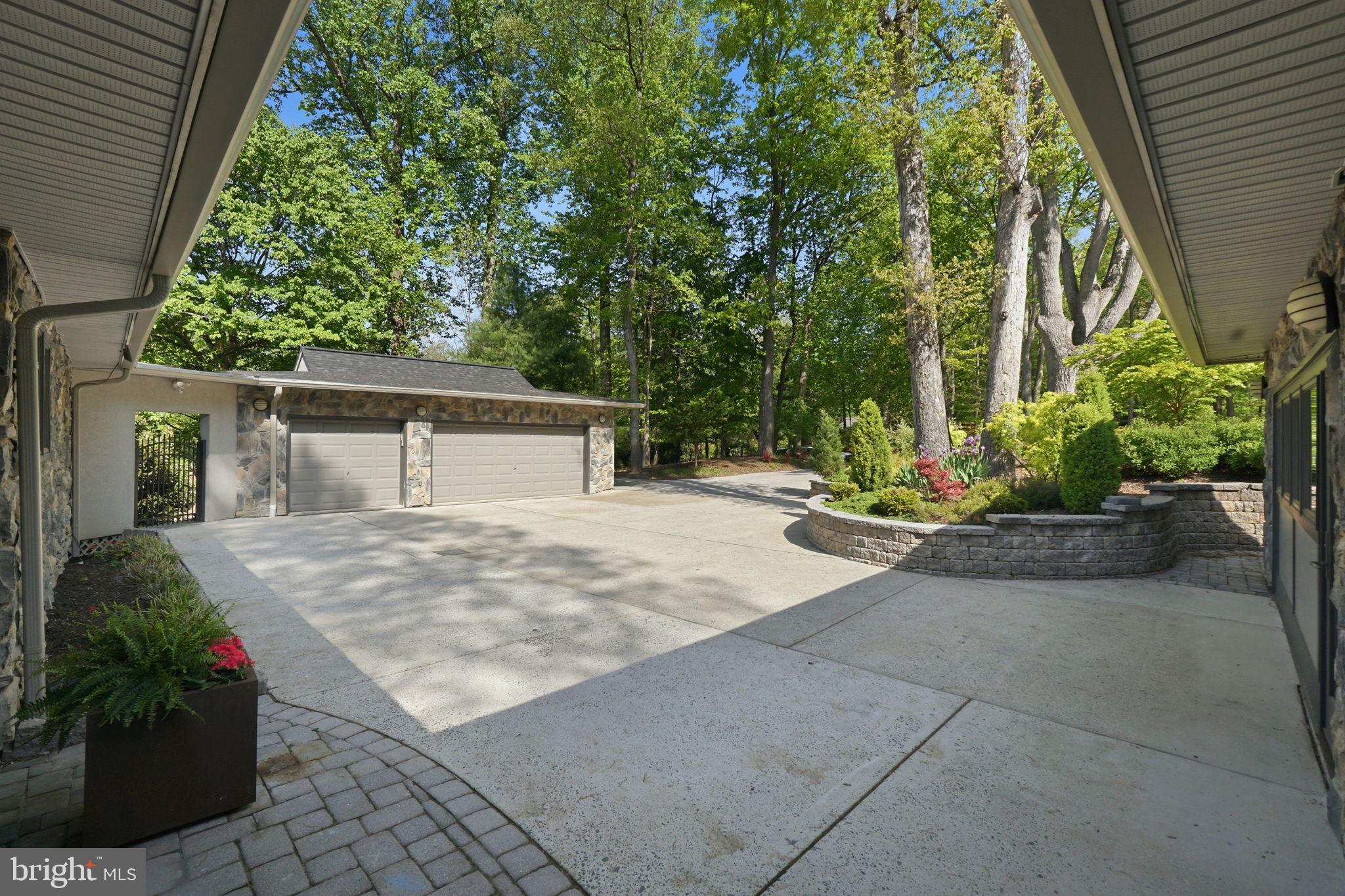 15130 SPRINGFIELD ROAD