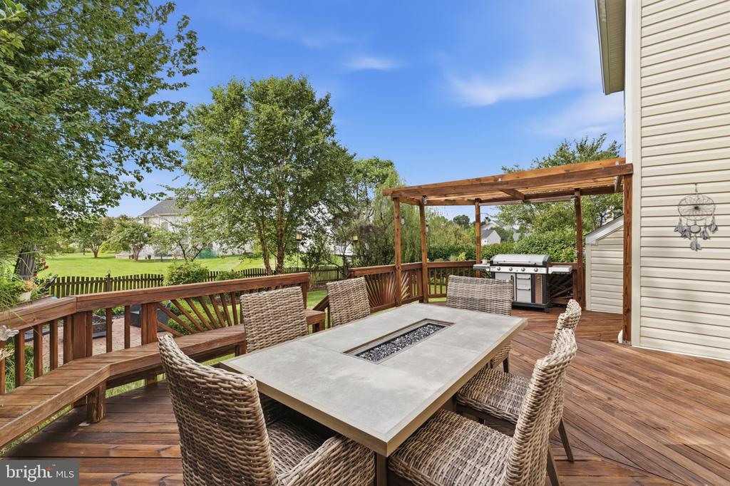 14404 KINGS CROSSING BOULEVARD