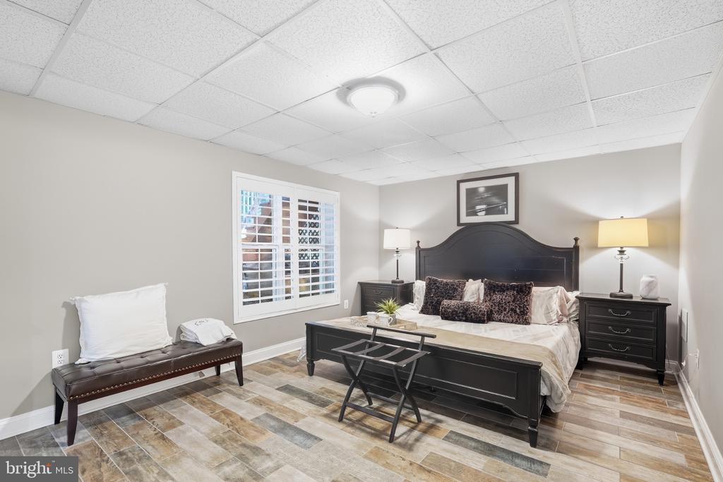 12041 GREAT ELM DRIVE