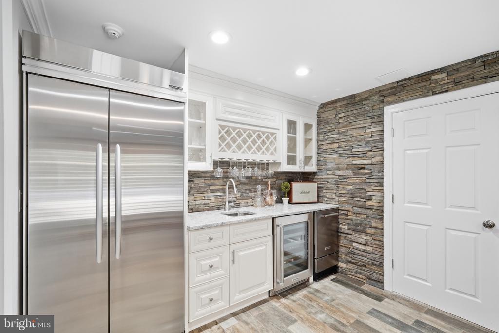 12041 GREAT ELM DRIVE