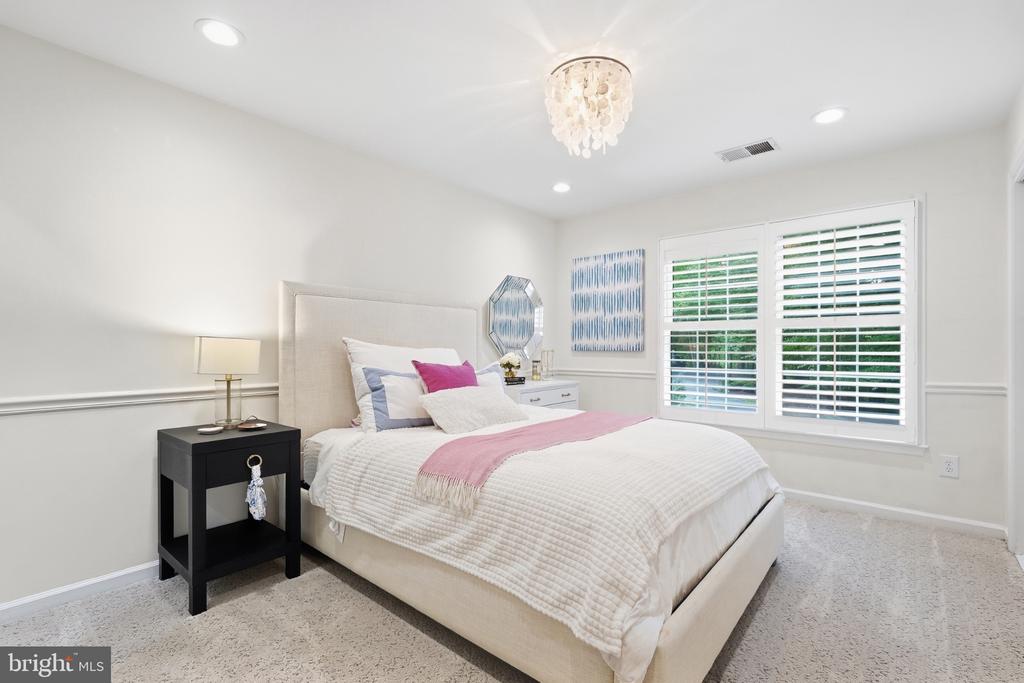 12041 GREAT ELM DRIVE