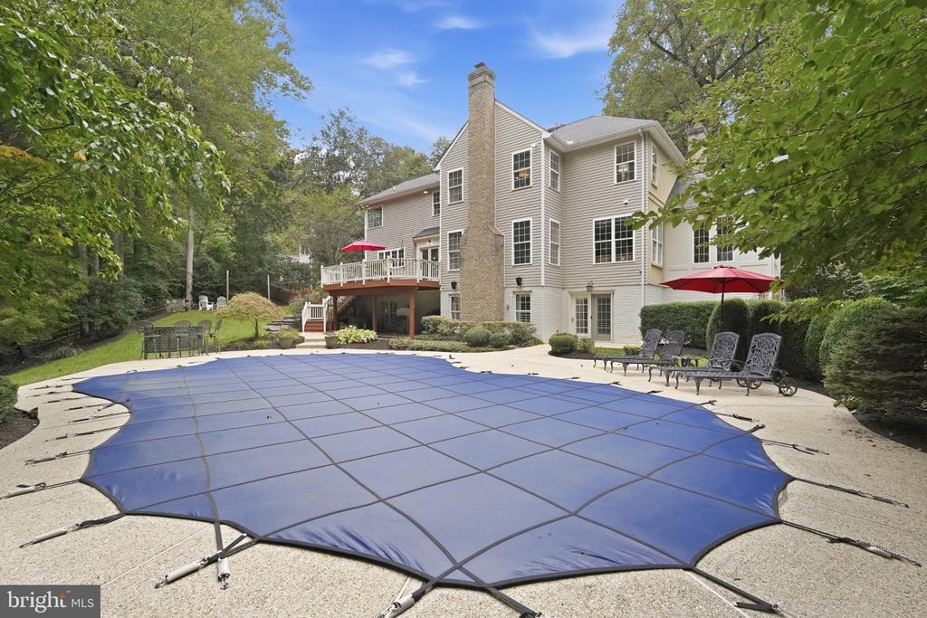 12041 GREAT ELM DRIVE