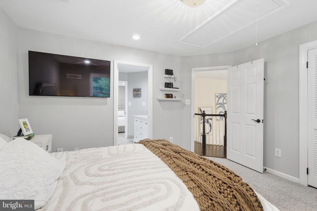 12041 GREAT ELM DRIVE