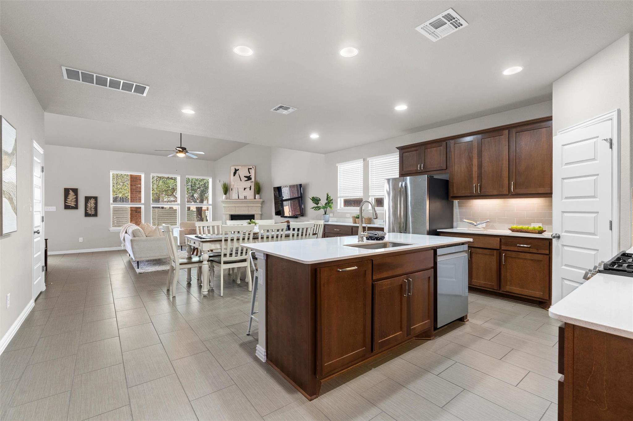 4216 Mercer RD