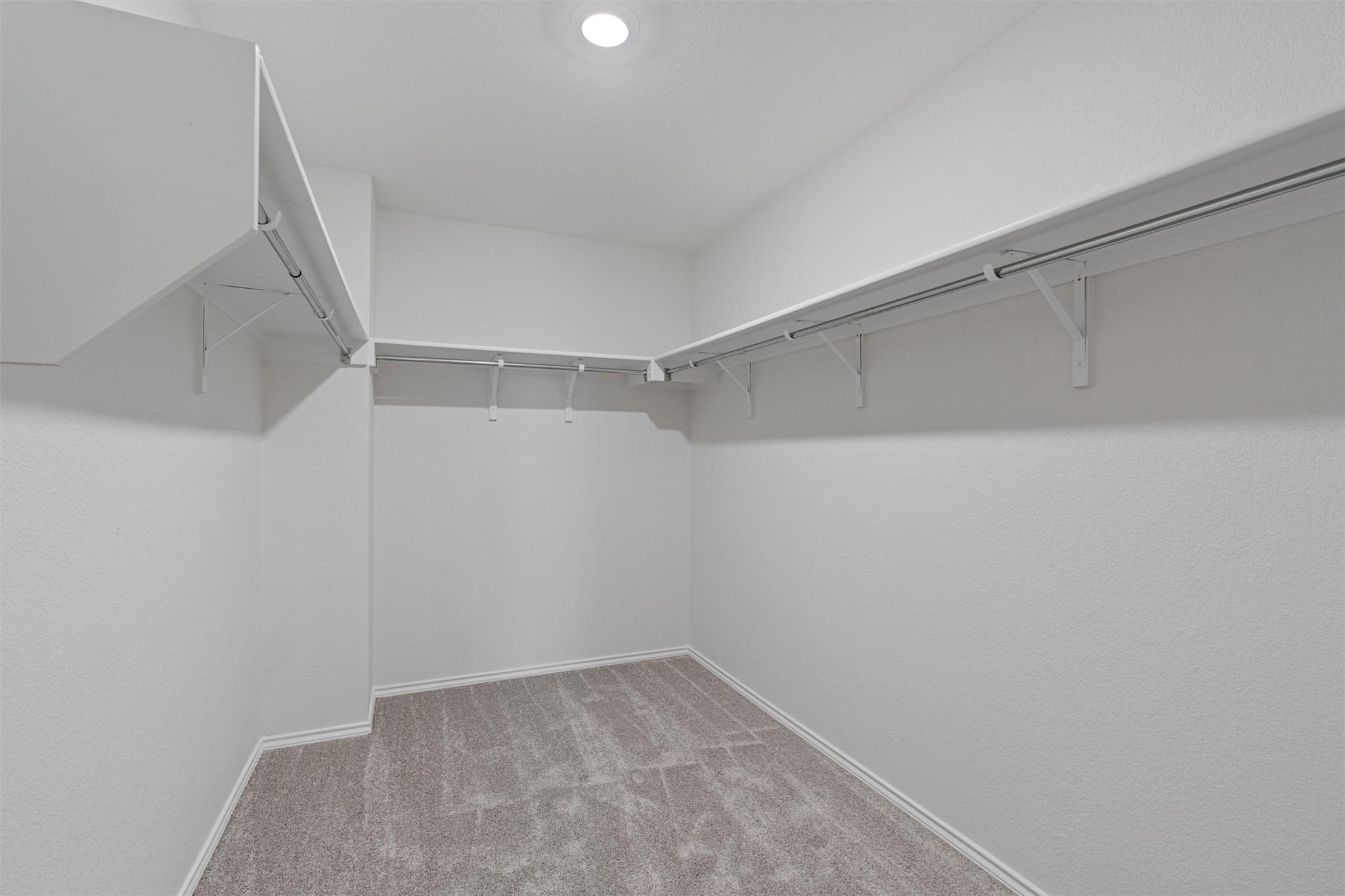 305 Los Cobos LN