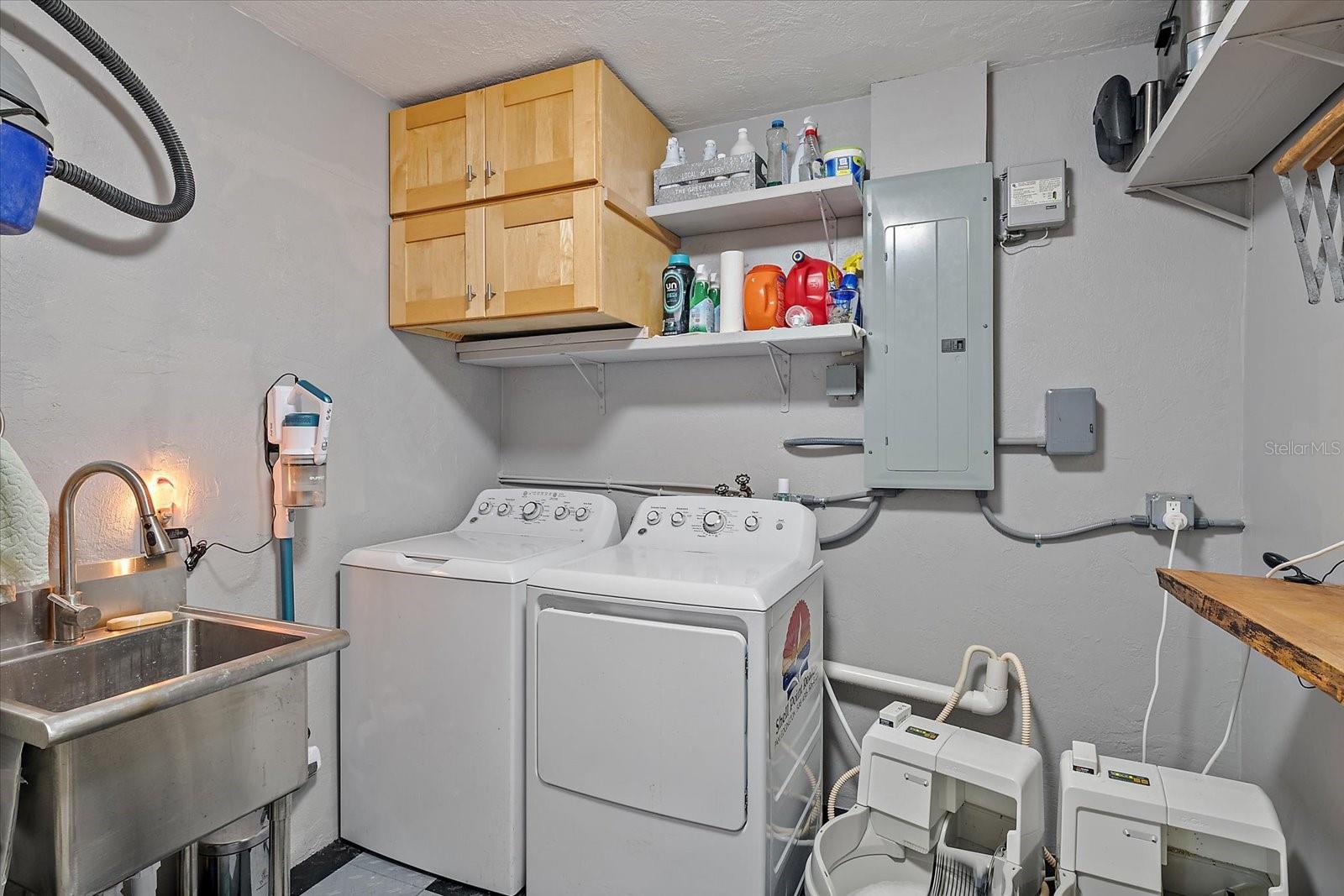 10116 SPOONBILL RD E