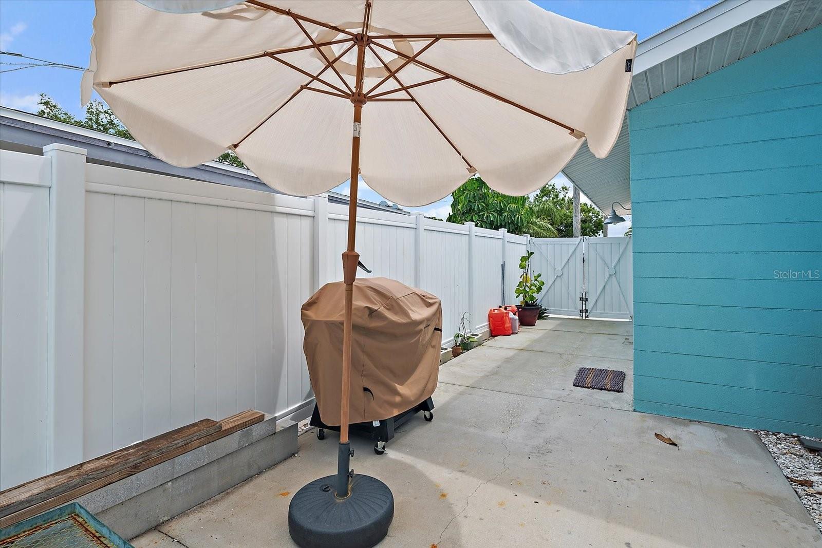 10116 SPOONBILL RD E