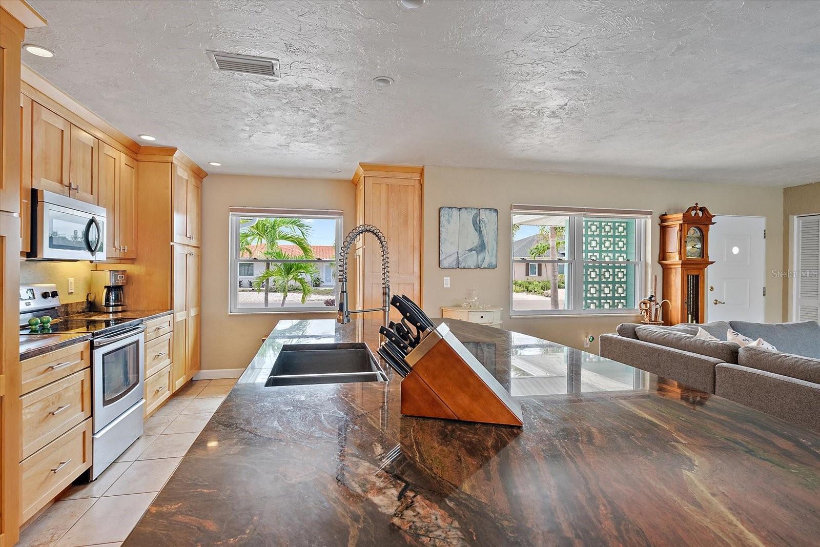 10116 SPOONBILL RD E