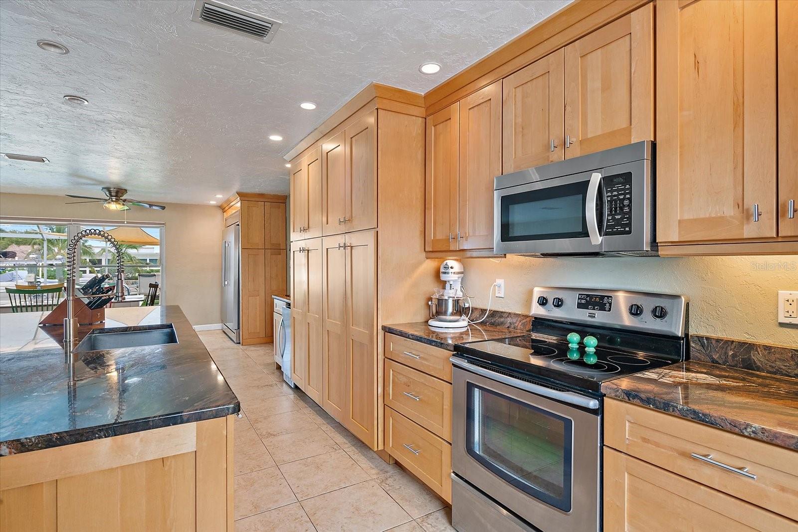 10116 SPOONBILL RD E