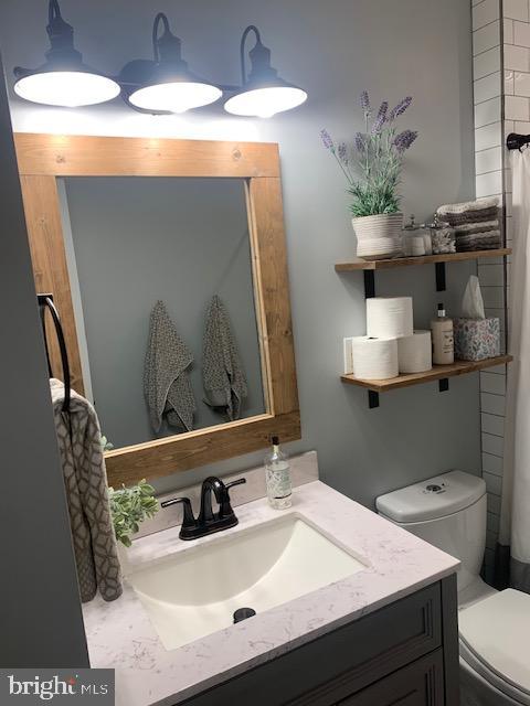 1012 SHORELAND DRIVE