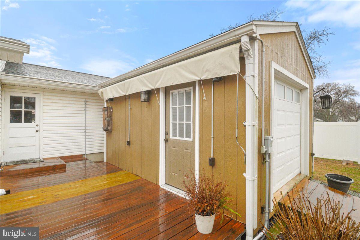 1012 SHORELAND DRIVE