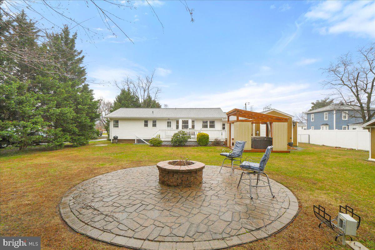 1012 SHORELAND DRIVE