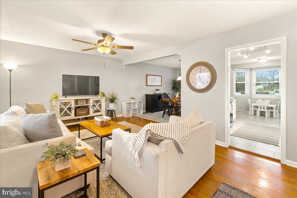 1012 SHORELAND DRIVE