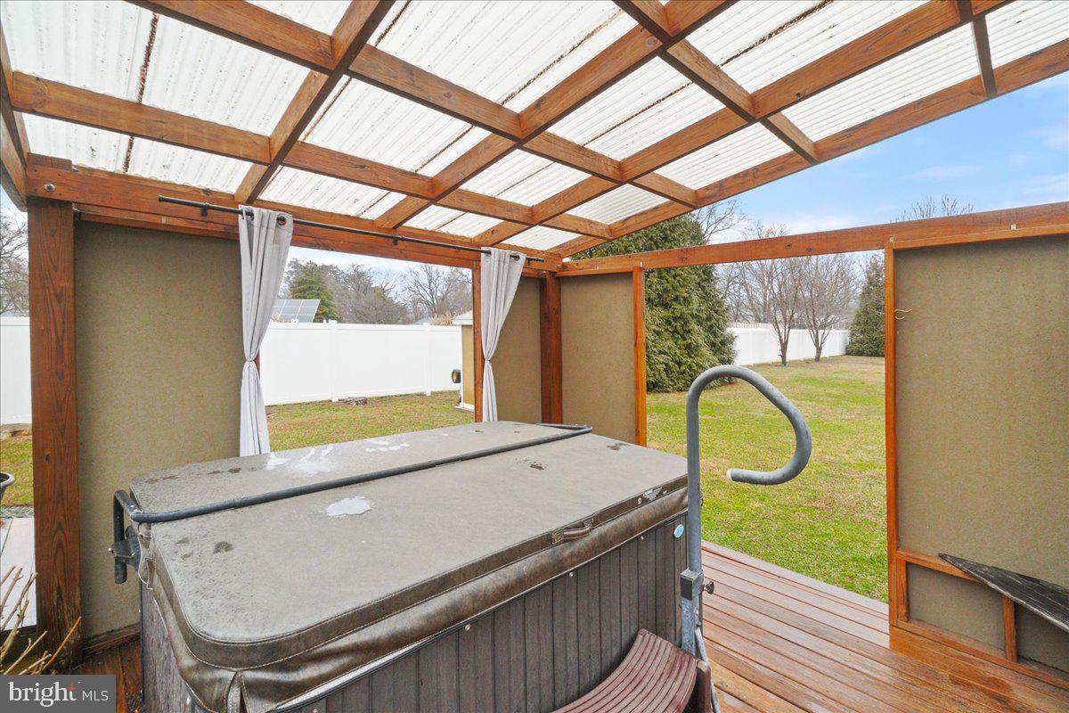 1012 SHORELAND DRIVE