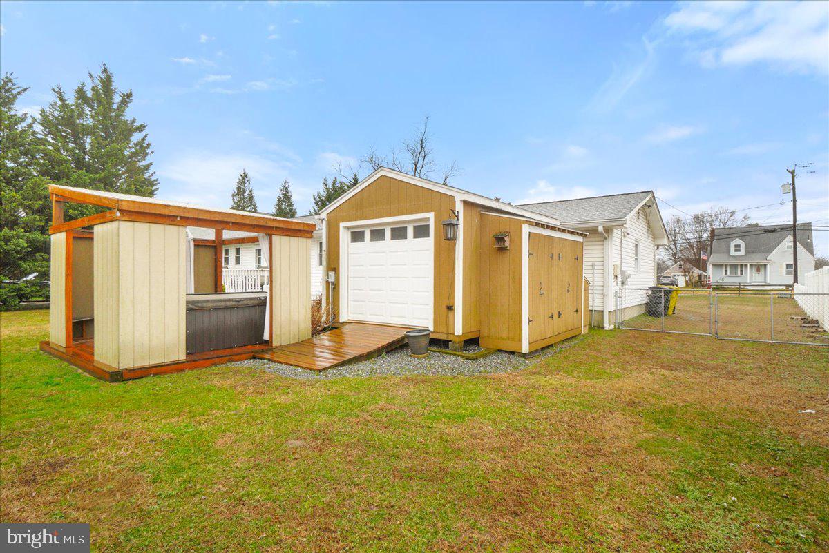 1012 SHORELAND DRIVE