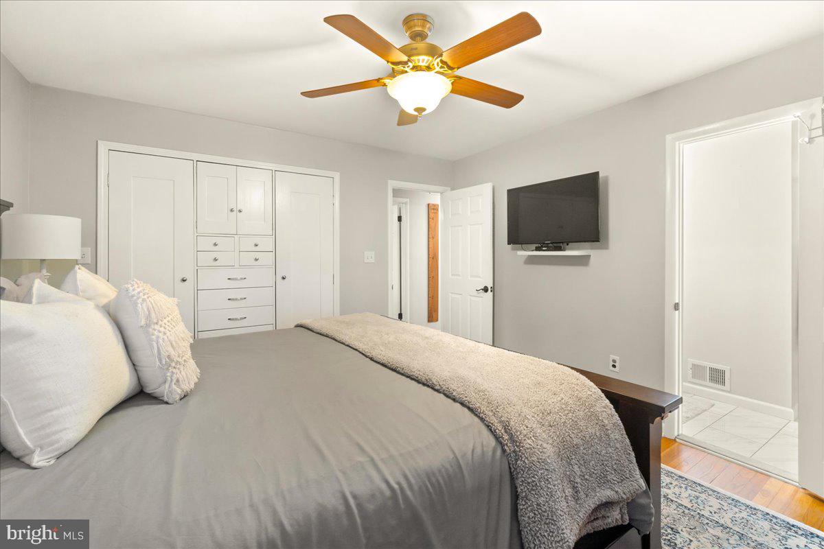 1012 SHORELAND DRIVE