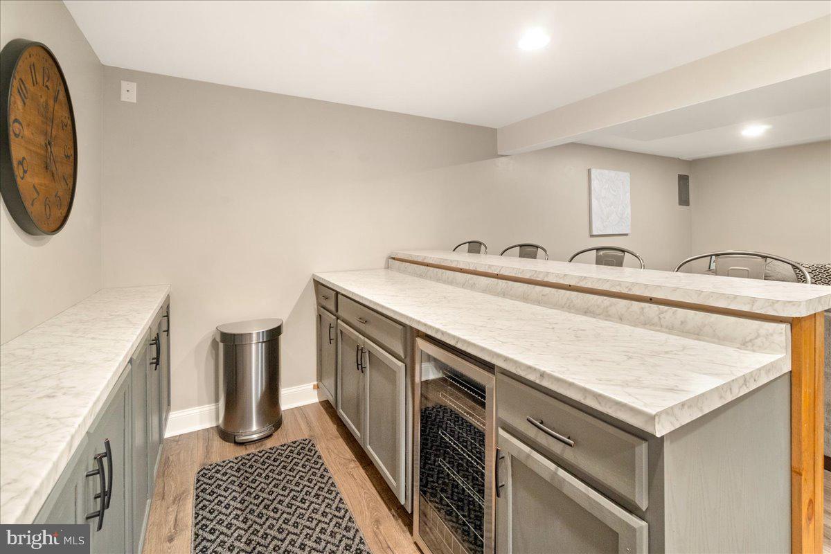 1012 SHORELAND DRIVE