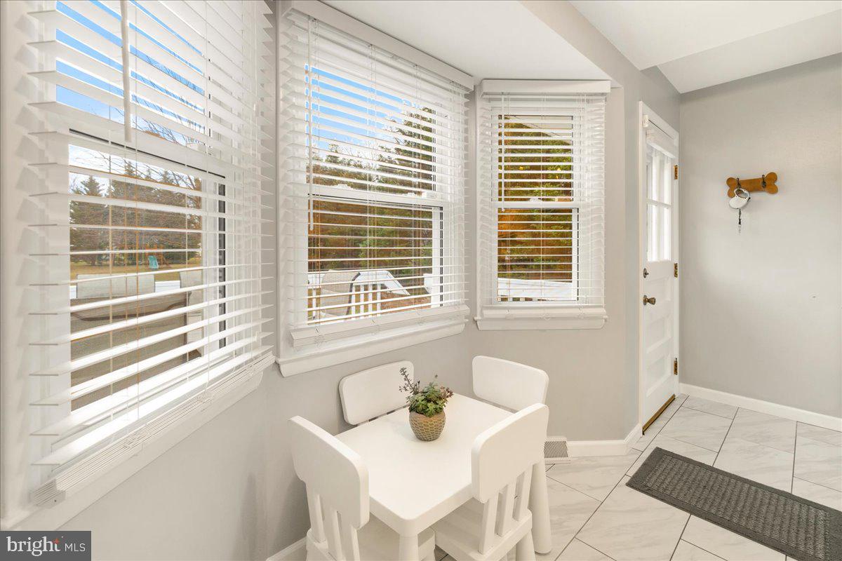 1012 SHORELAND DRIVE