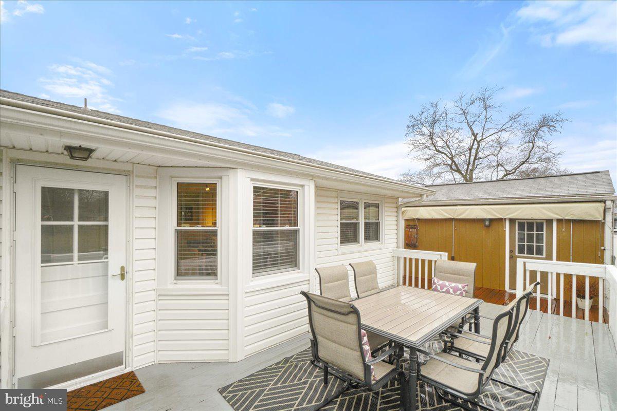 1012 SHORELAND DRIVE