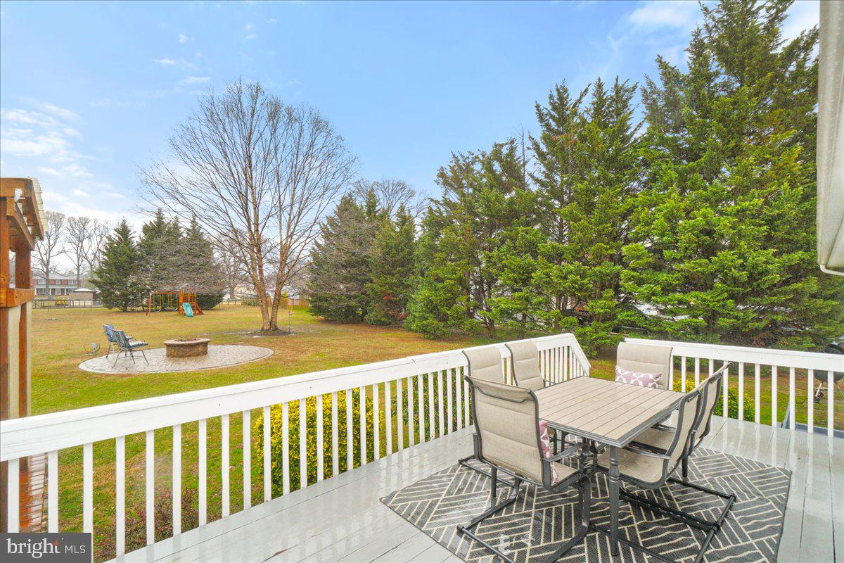 1012 SHORELAND DRIVE