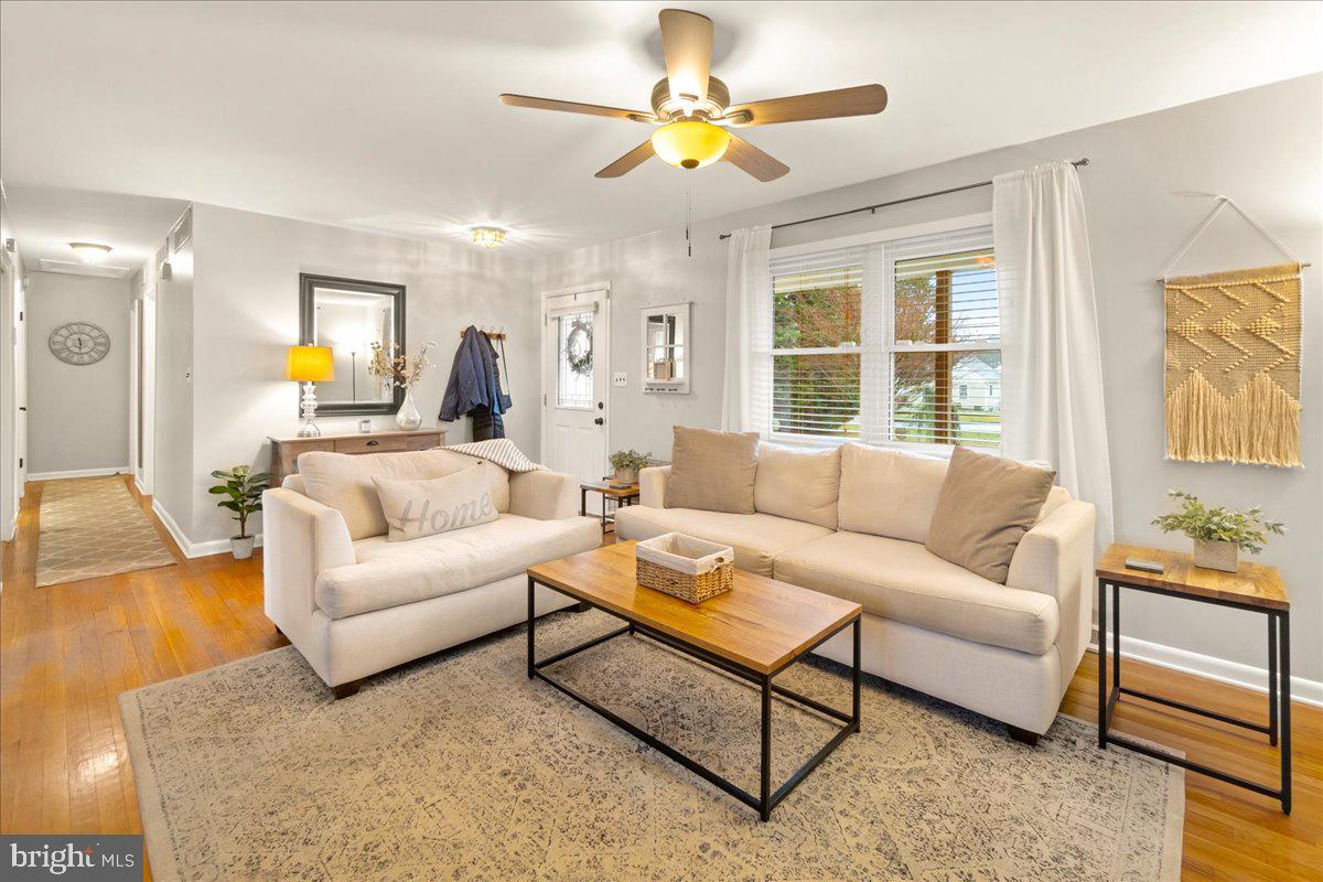 1012 SHORELAND DRIVE