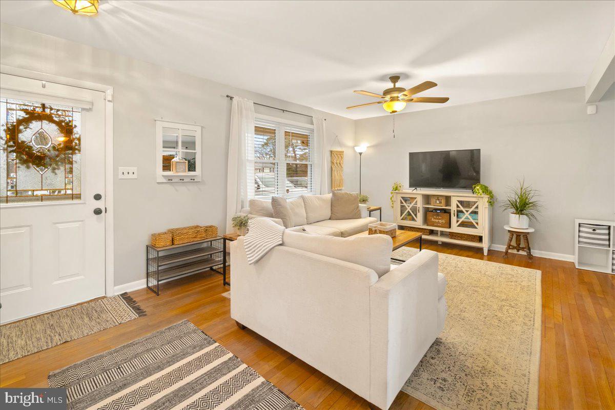 1012 SHORELAND DRIVE