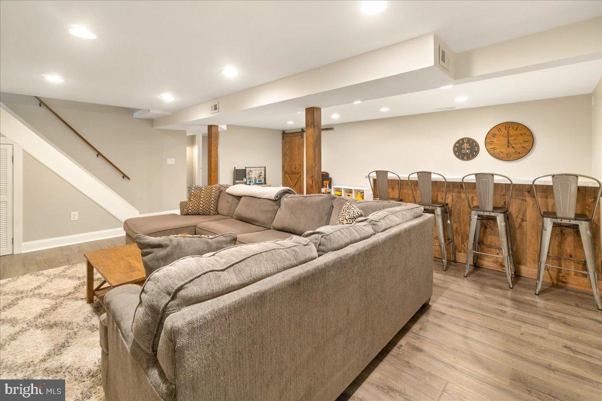 1012 SHORELAND DRIVE