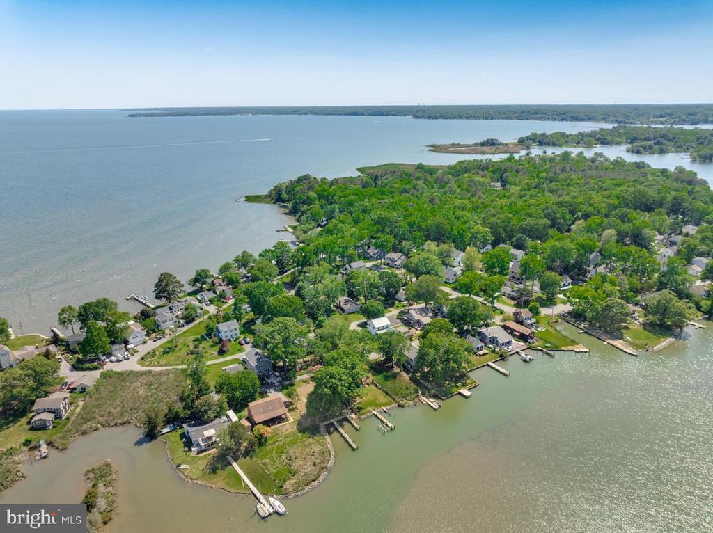 962 MAIN STREET