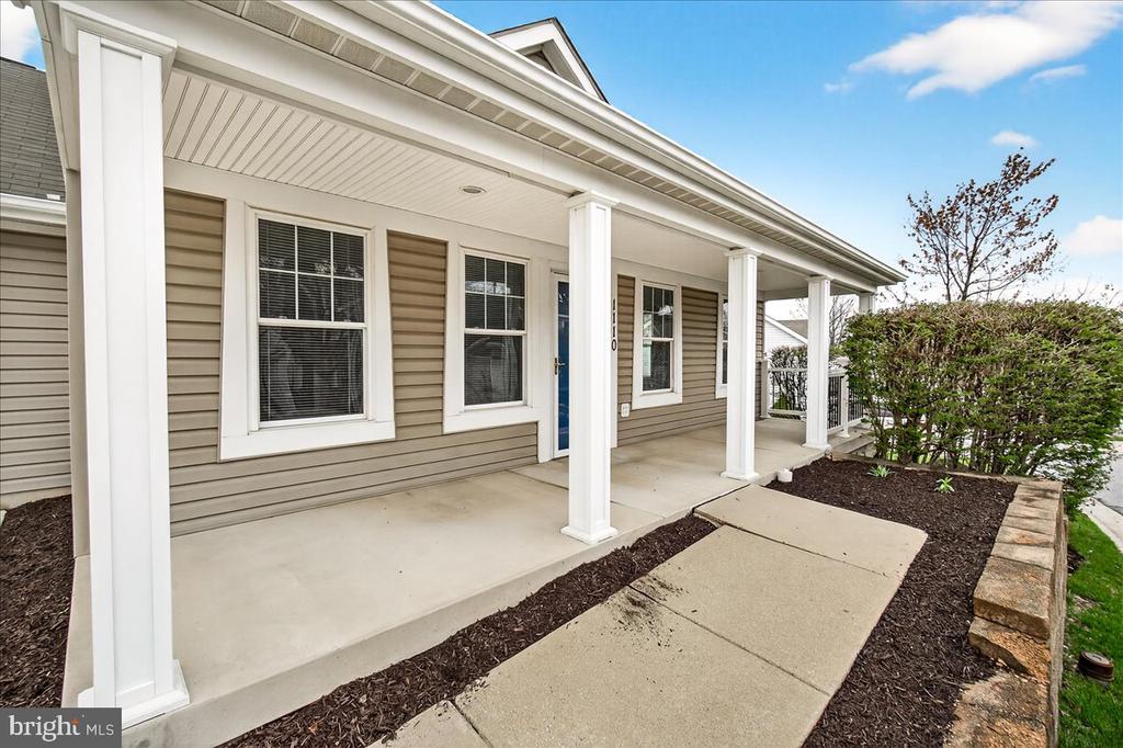 1110 JOUSTING WAY