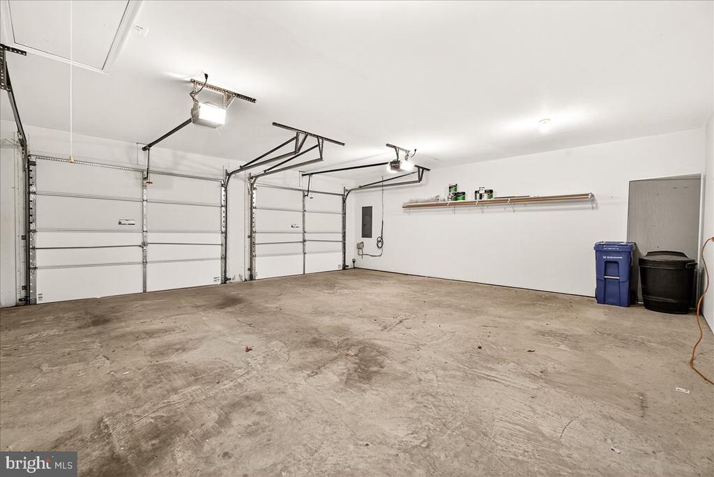 1110 JOUSTING WAY