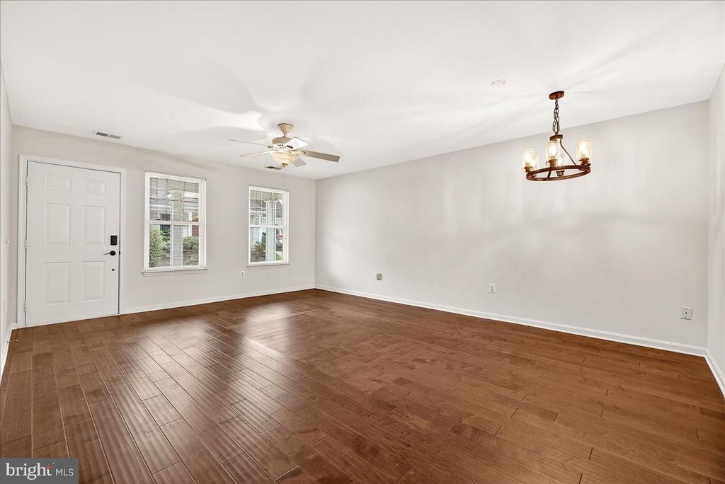 1110 JOUSTING WAY