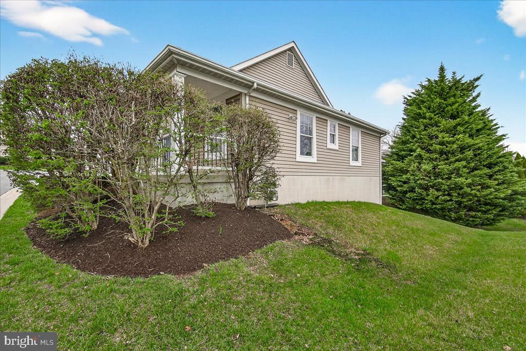 1110 JOUSTING WAY