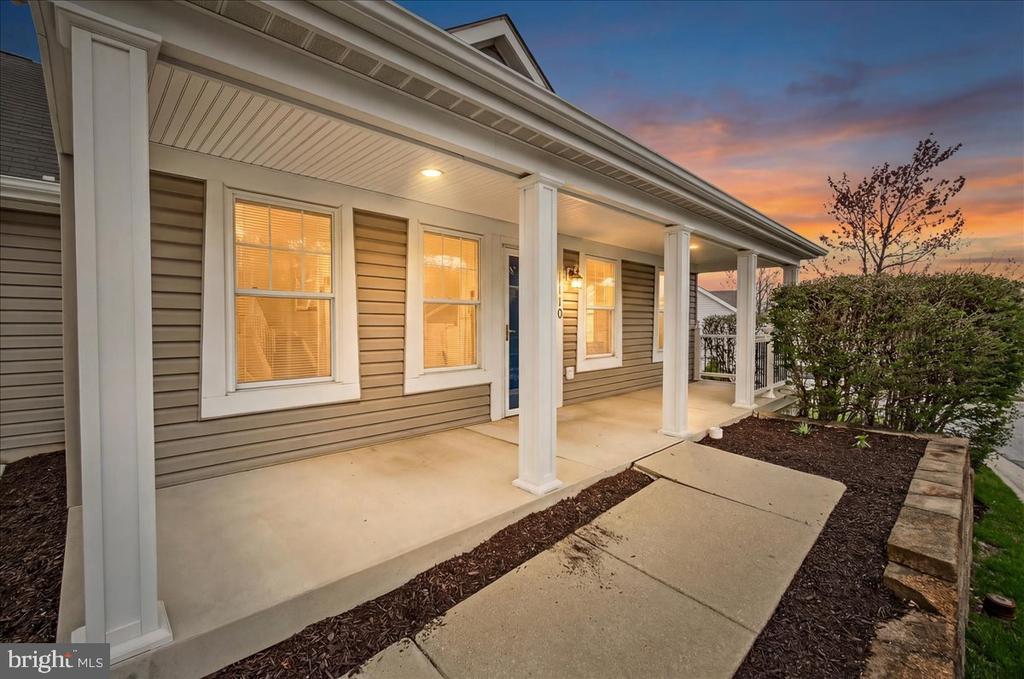 1110 JOUSTING WAY