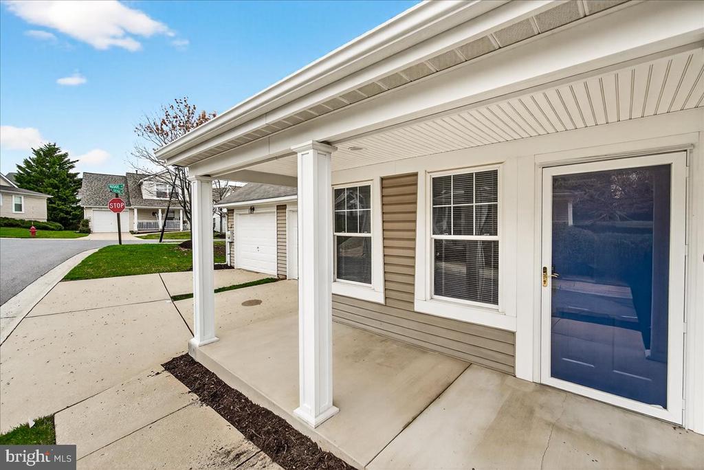1110 JOUSTING WAY