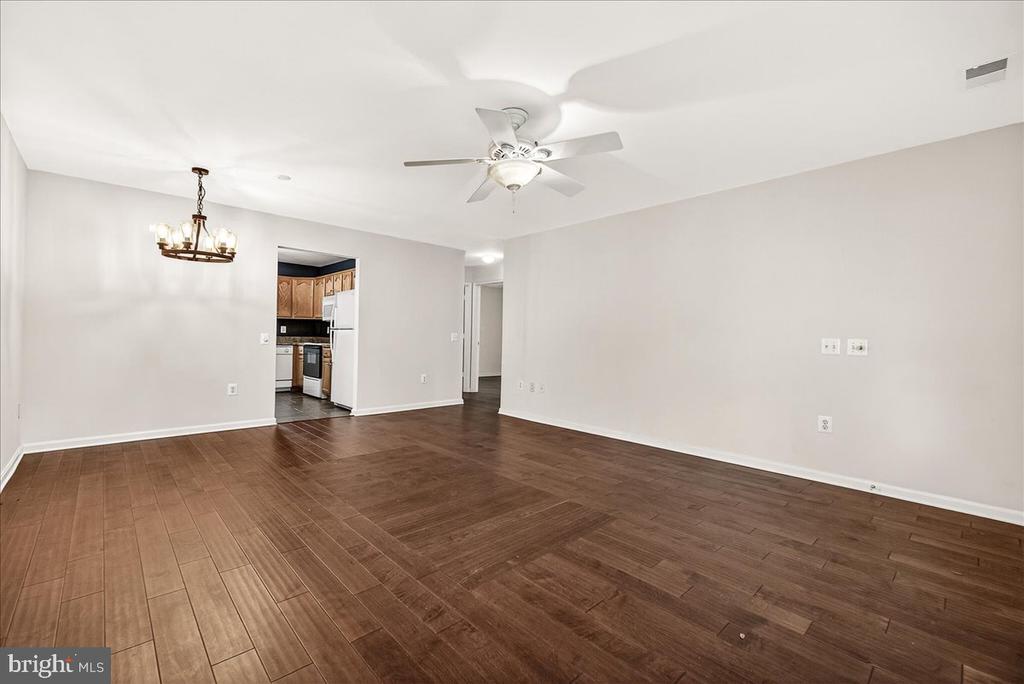 1110 JOUSTING WAY