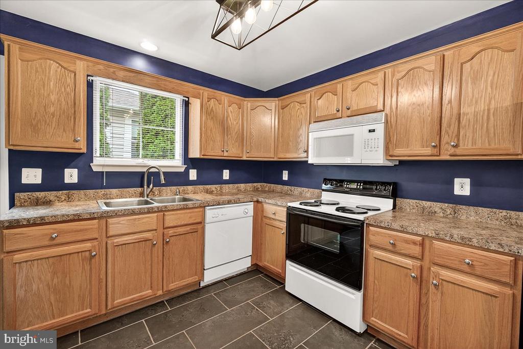 1110 JOUSTING WAY