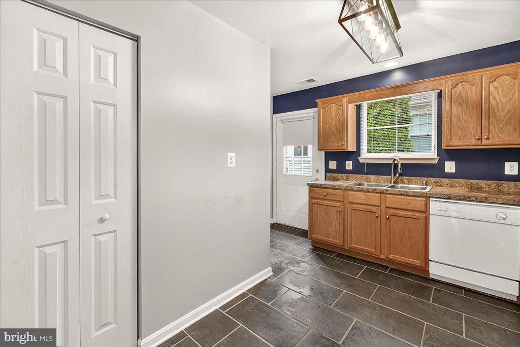 1110 JOUSTING WAY