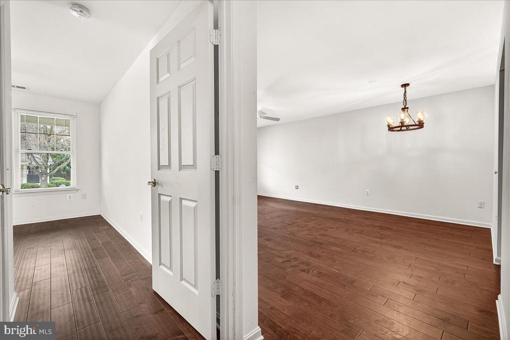 1110 JOUSTING WAY