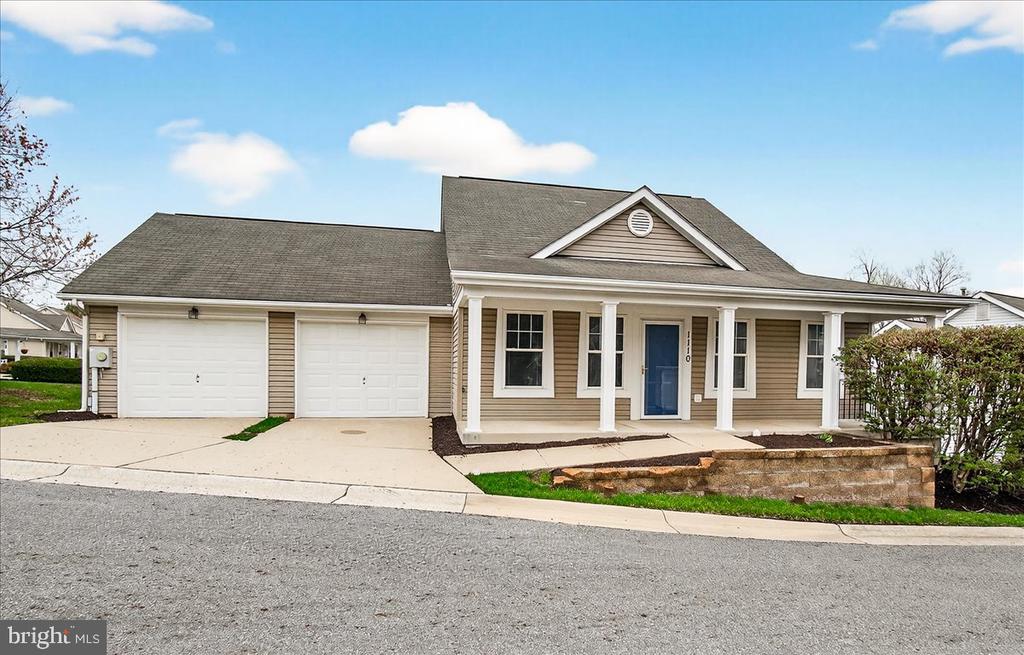 1110 JOUSTING WAY