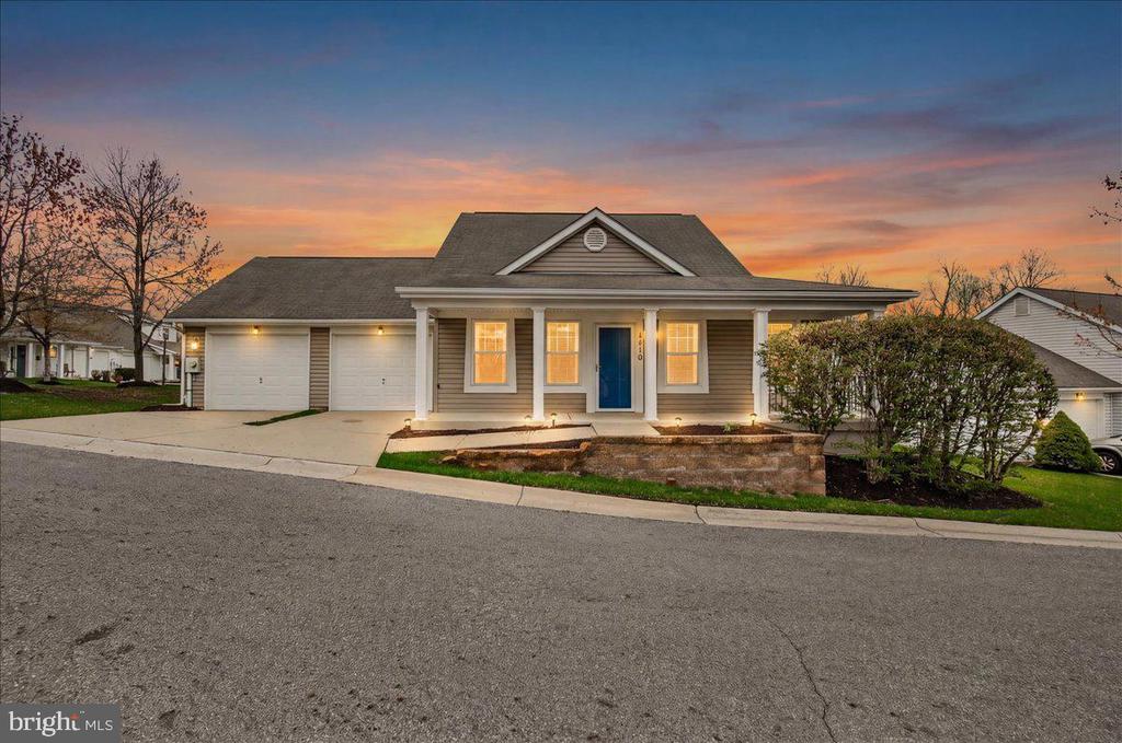 1110 JOUSTING WAY