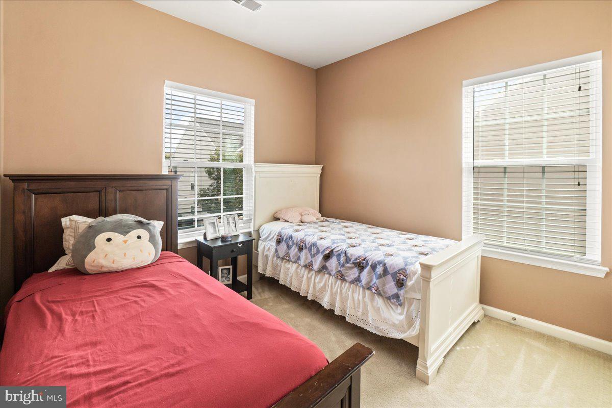 5015 SMALL GAINS WAY