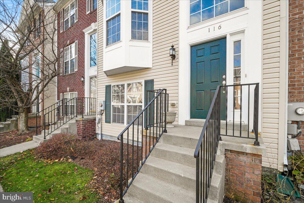 116 FIELDSTONE COURT