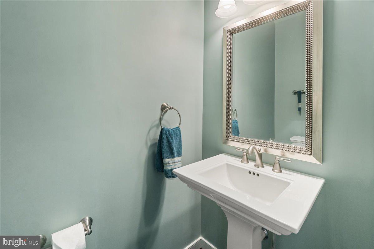 3904 BRAVEHEART CIRCLE