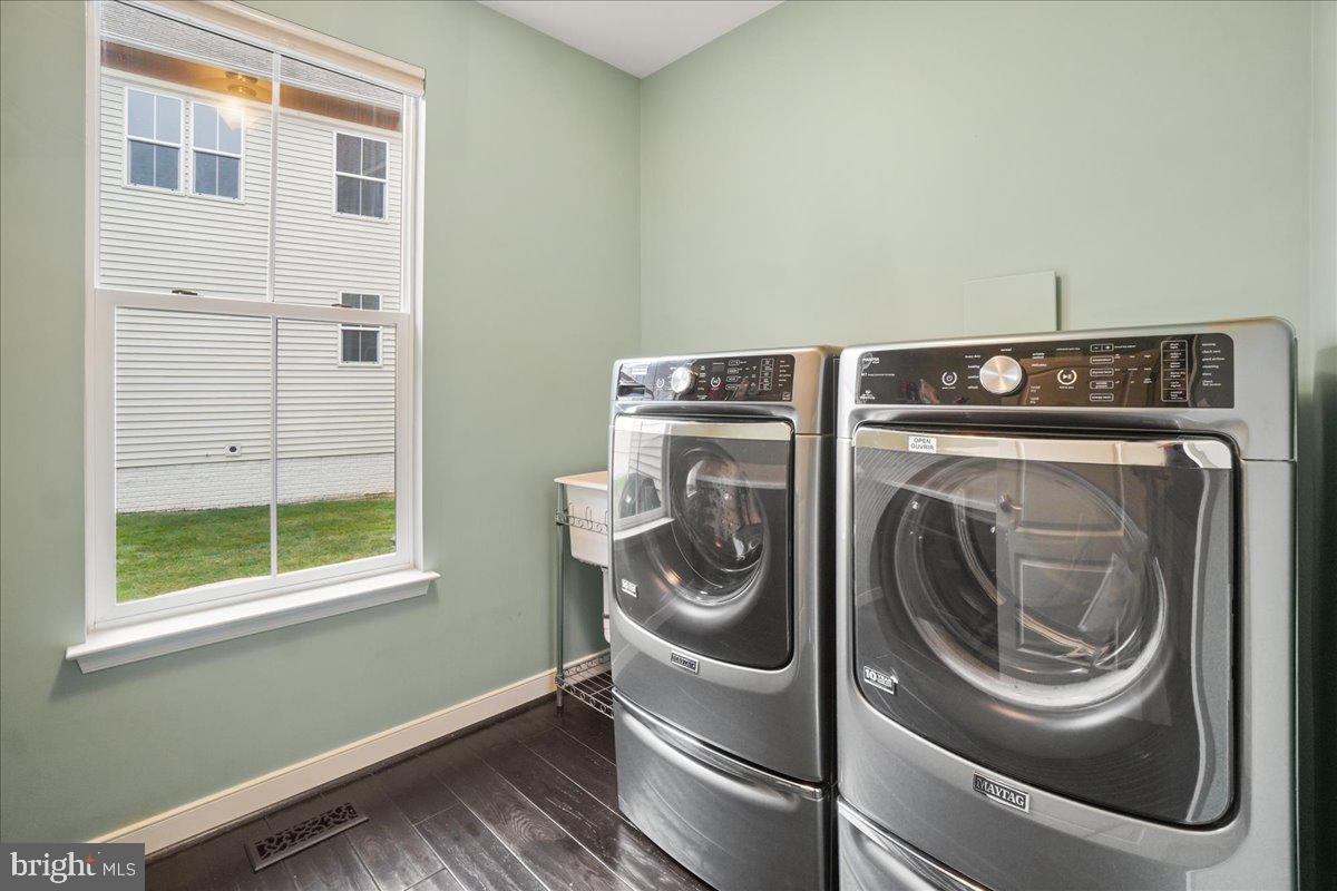 3904 BRAVEHEART CIRCLE