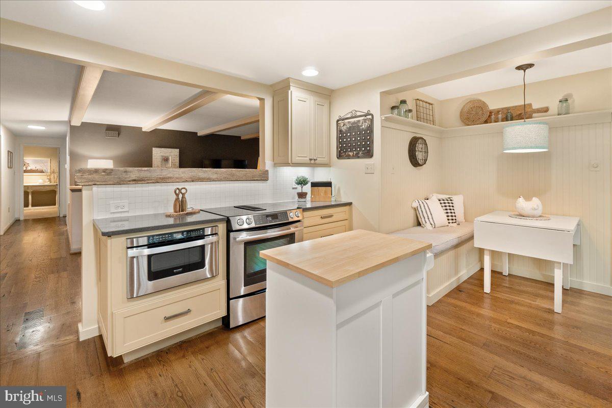 10241 FOUNTAIN SCHOOL ROAD