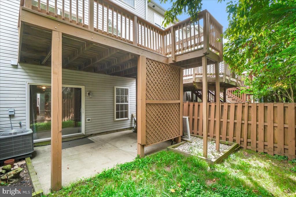 9558 BURGEE COURT