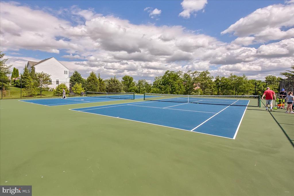 9558 BURGEE COURT