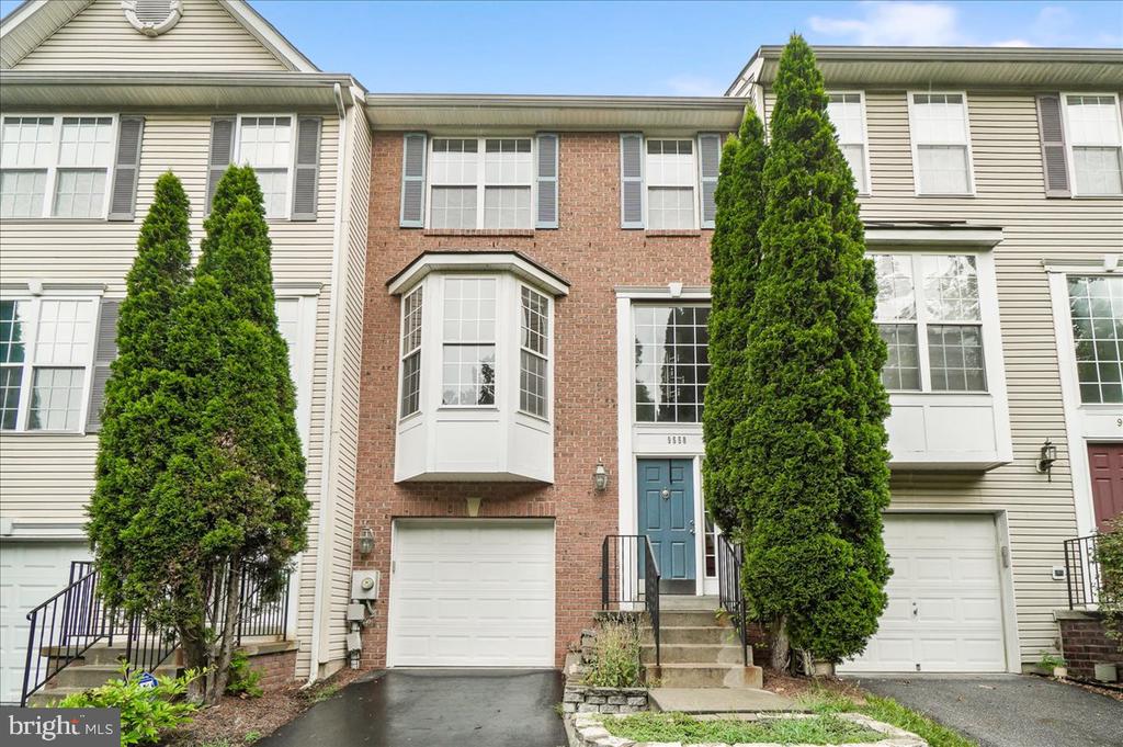 9558 BURGEE COURT